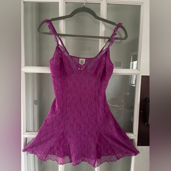 Magenta lace dress - Picture 1 of 3